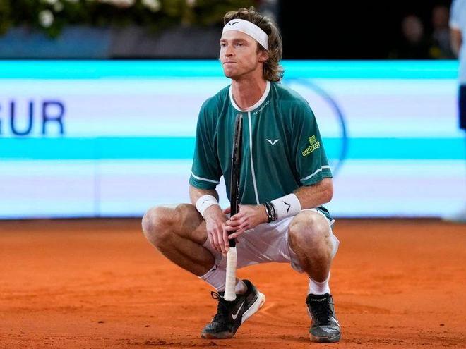 三项冲冠潜 三项冲冠潜